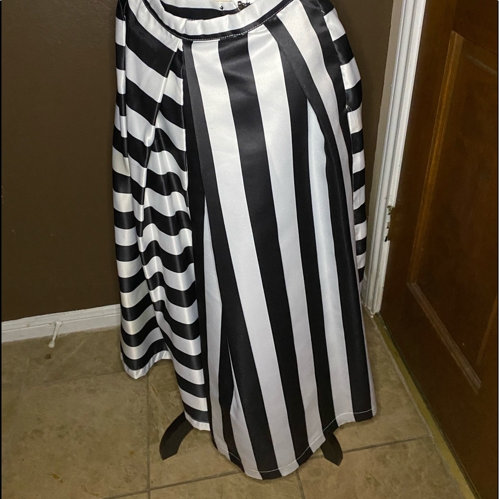 Black and white stripe culottes